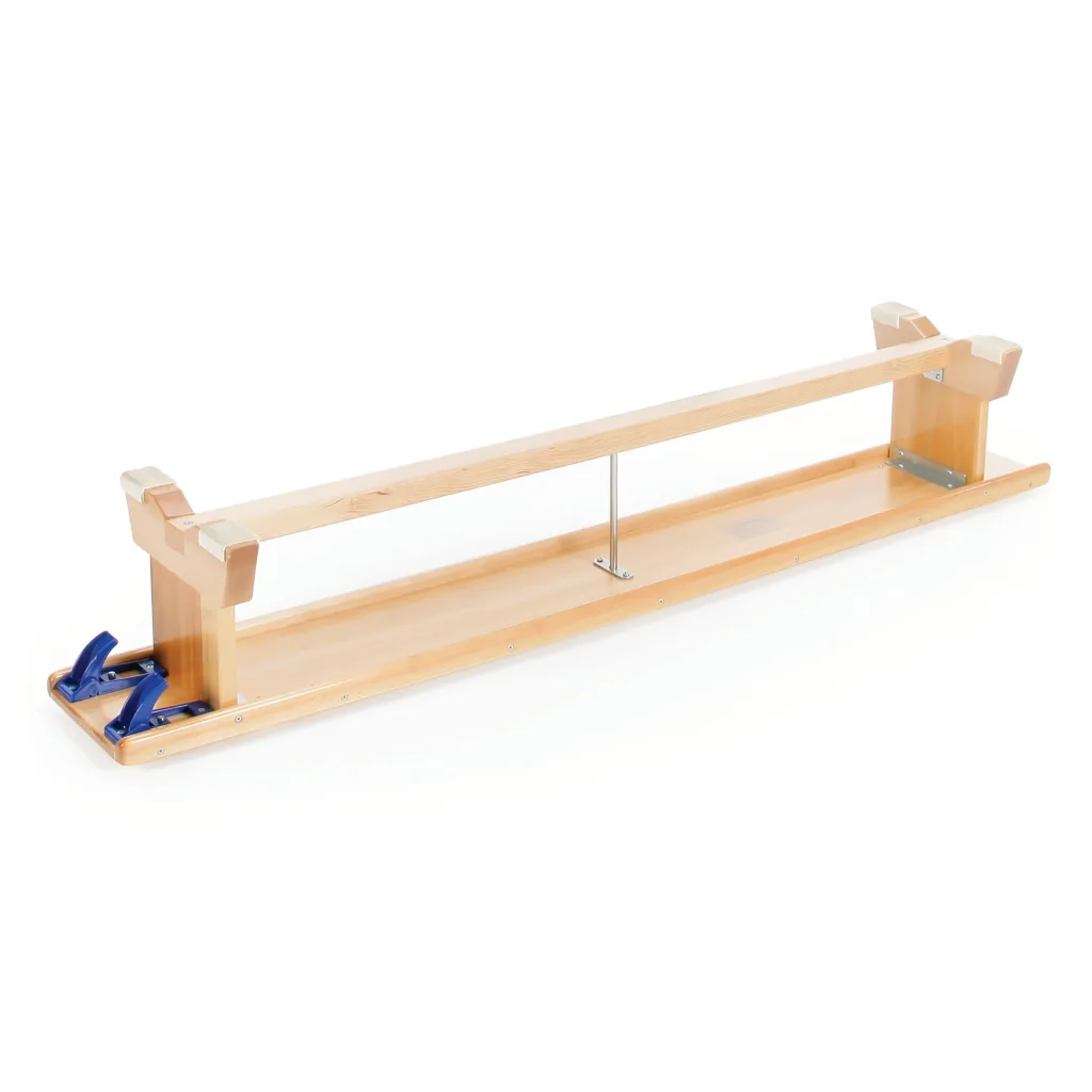 Light kiln-dried pine frame with a narrow balance rail, nylon hooks, rubber-protected end caps, rubber feet and floor clamps.